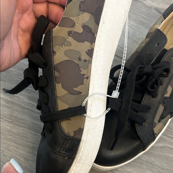 CCOCCI Camouflage Sneakers - Picture 7 of 8